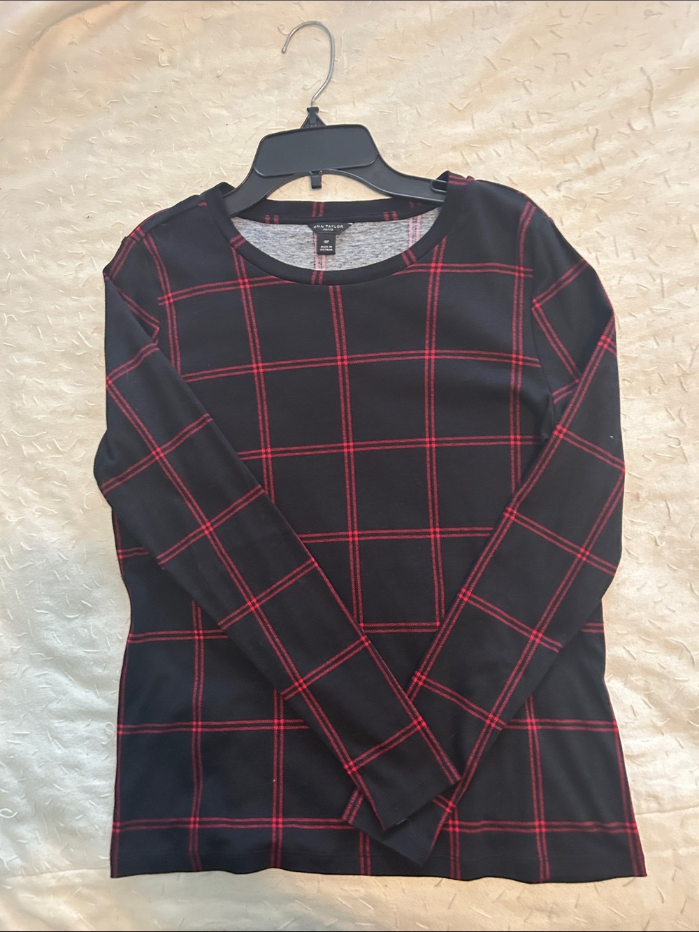 Ann Taylor Black Long-Sleeve Crewneck Top with Red Windowpane